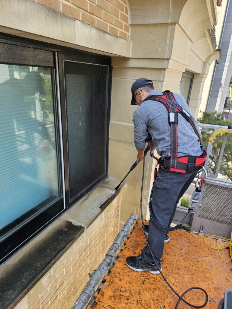 천안 7층 건물 외벽청소도 완벽하게 클린뷰 코리아 전문성 경험기